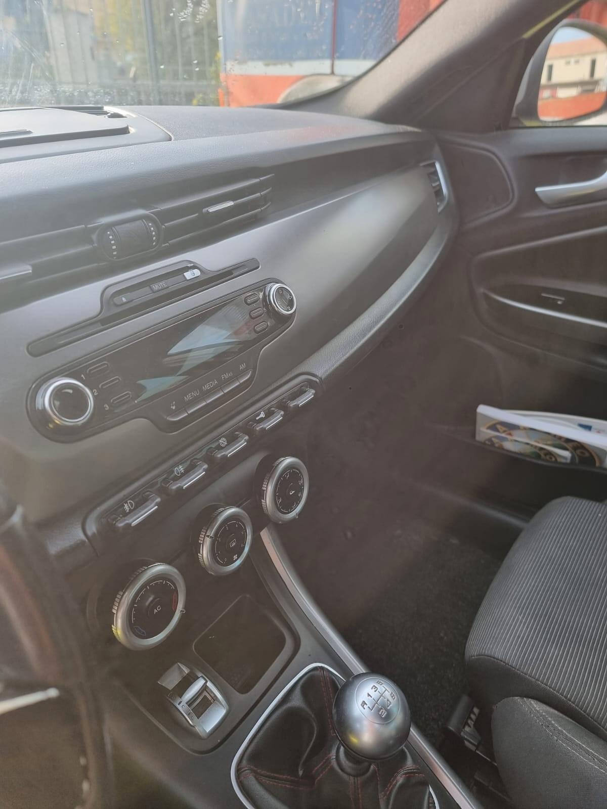 Alfa Romeo Giulietta 1.6 JTDm-2 105 CV Exclusive