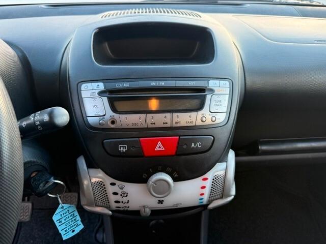 Toyota Aygo 1.0 12V VVT-i 3 porte Active 2012
