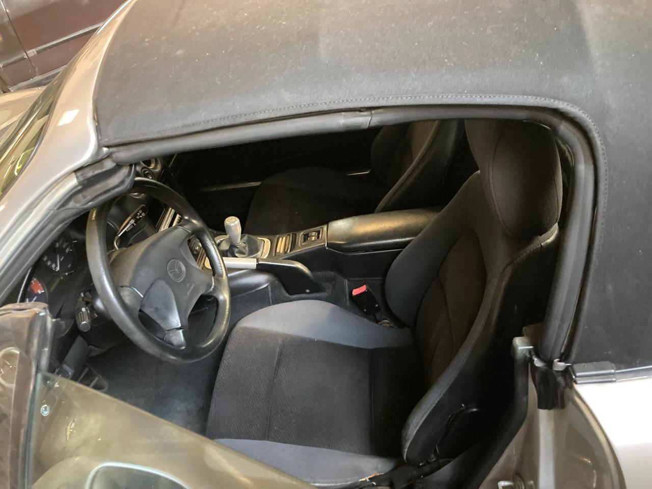 Mazda MX-5 1.6i 16V cat