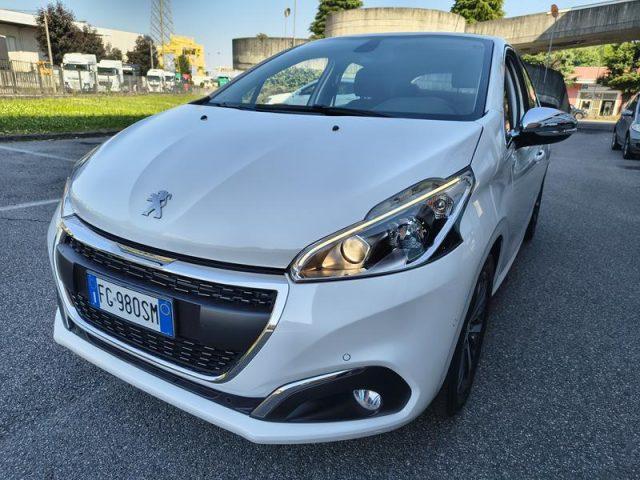 PEUGEOT 208 PureTech 82 5 porte Allure NEOPATENTATI