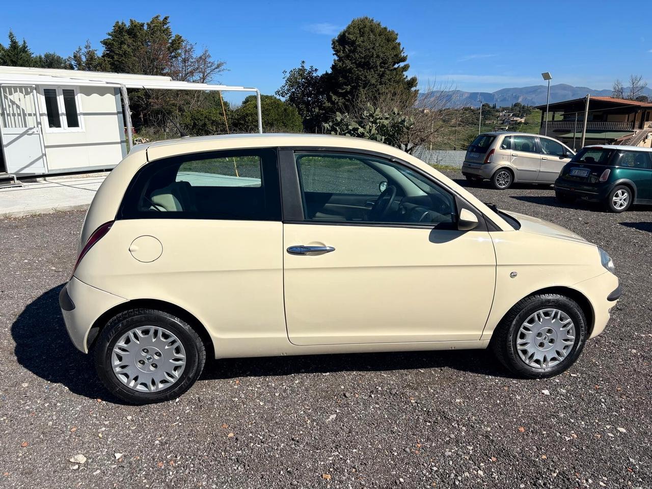 Lancia Ypsilon 1.2 Oro Giallo