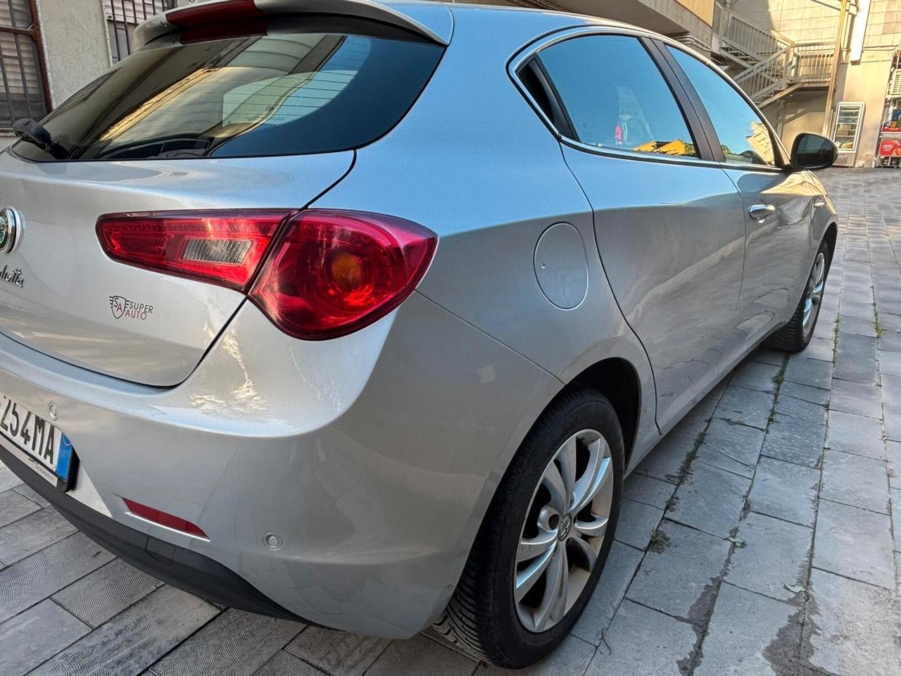 Alfa Romeo Giulietta 1.6 JTDm-2 105 CV Exclusive