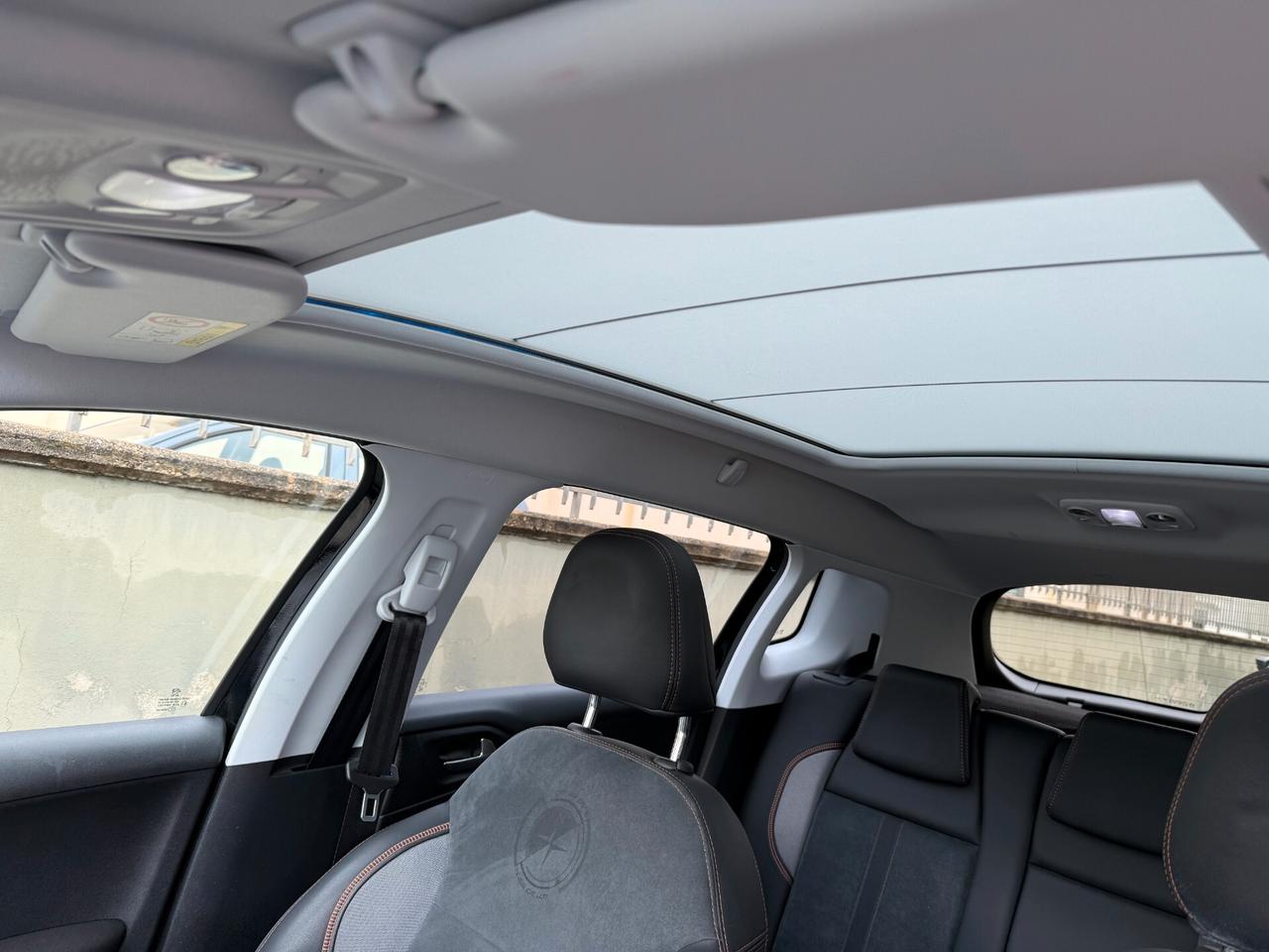 Peugeot 2008 BlueHDi 120 S&S Tetto Pelle JBL Luci Ambiente