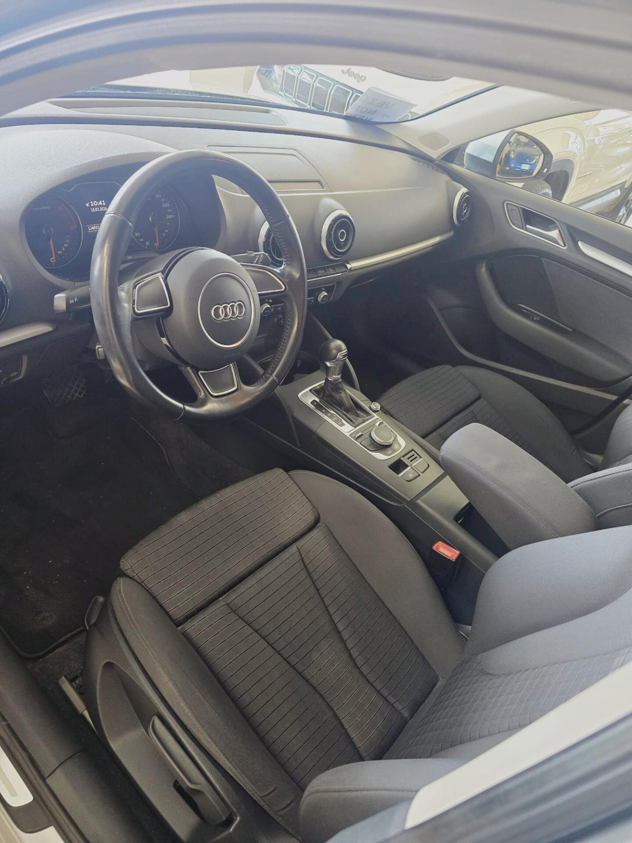 Audi A3 SPB 1.6 TDI S tronic 15'