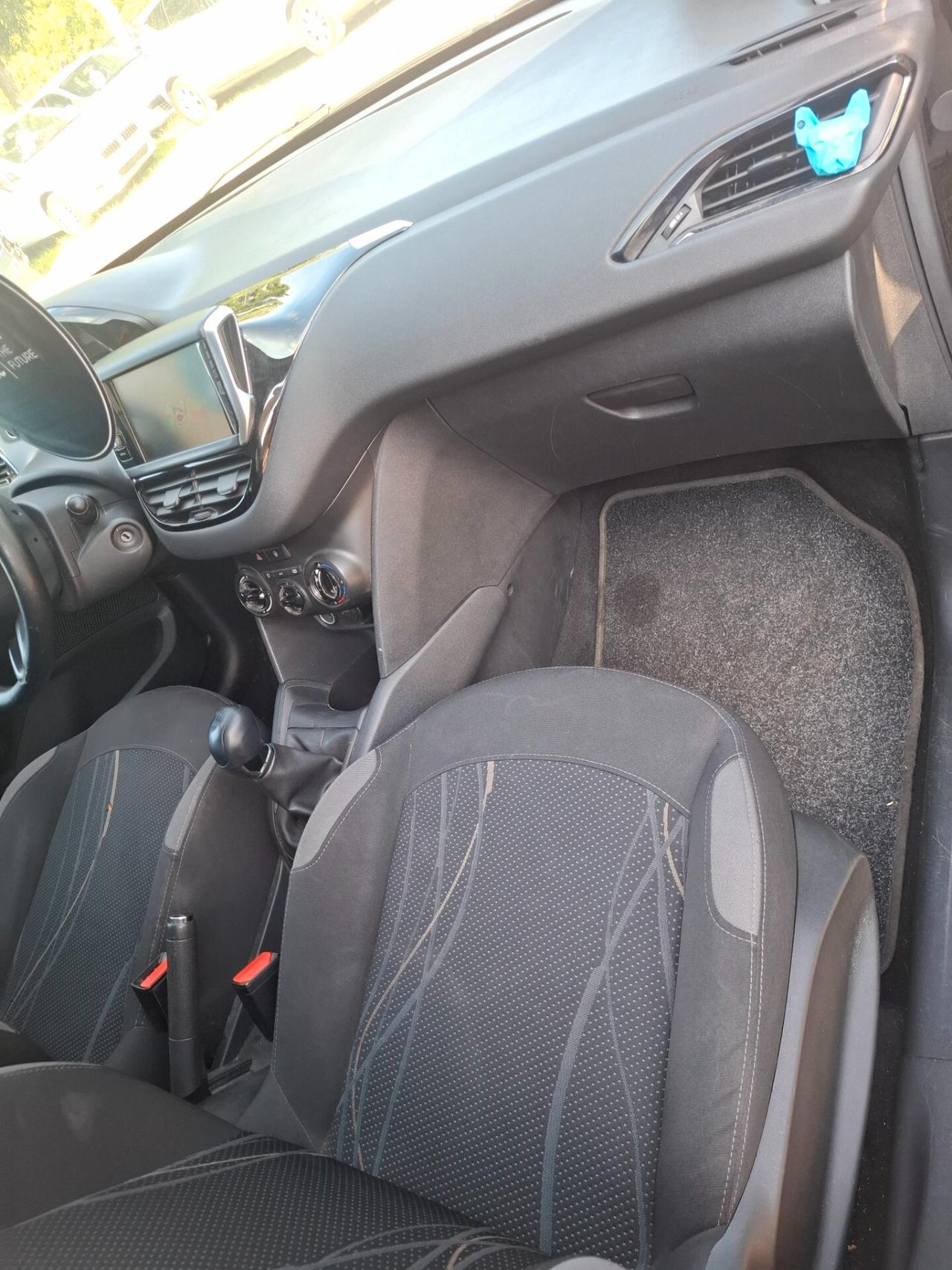 Peugeot 208 1.2 VTi 82 CV 5 porte Allure