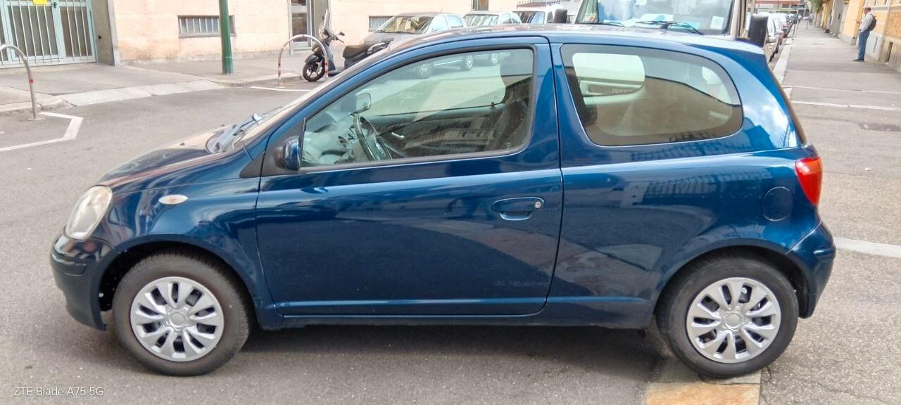 Toyota Yaris 1.0i 16V 3 porte