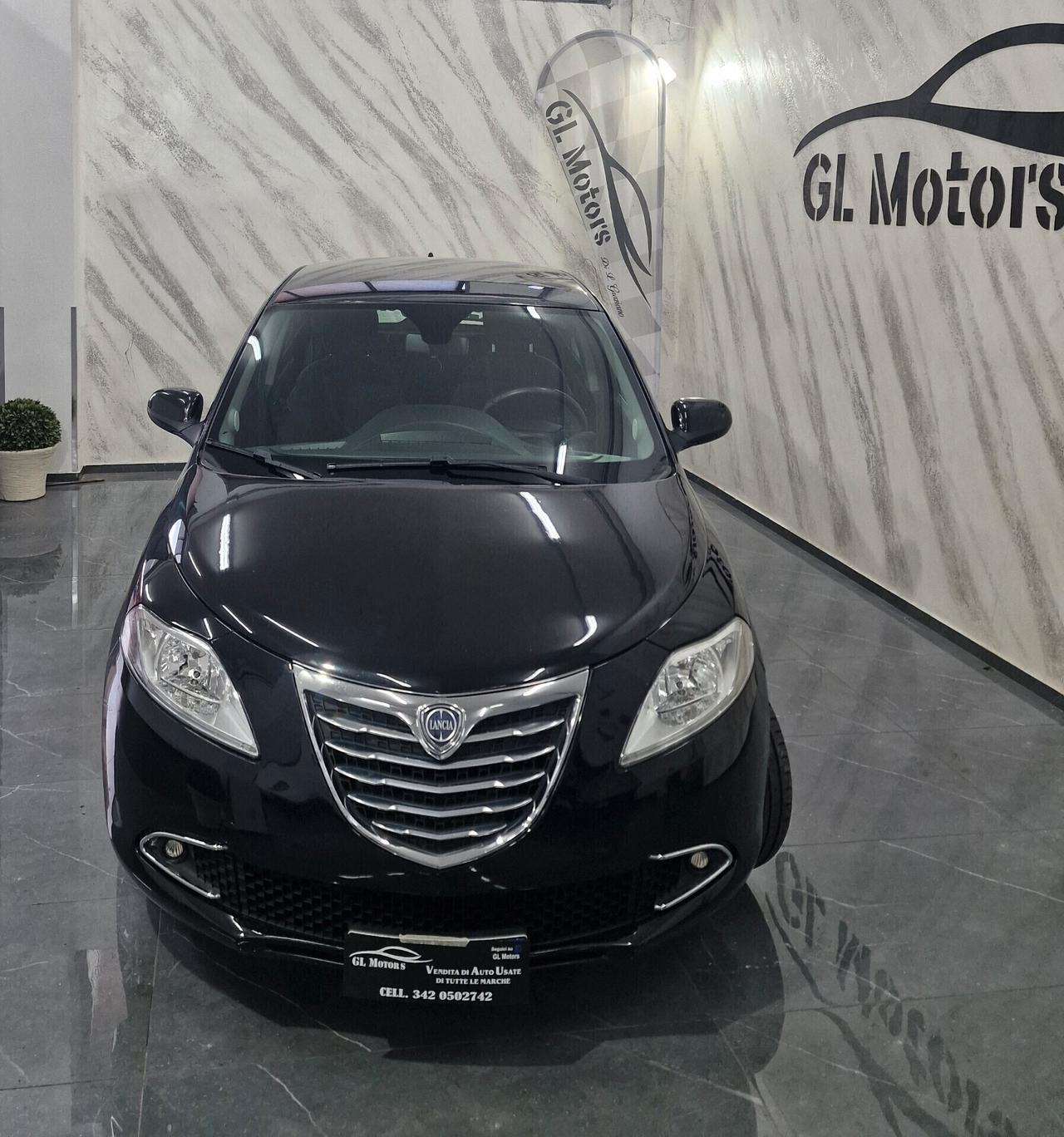Lancia Ypsilon 1.2 69 CV 5 porte S&S Black&Red