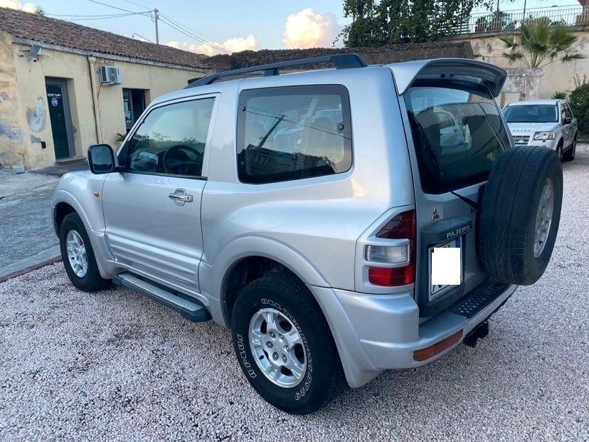 Mitsubishi Pajero 2.5 TDI 3p. GLS