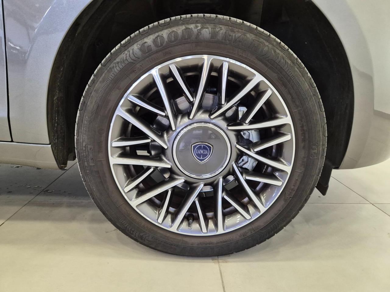 Lancia Ypsilon 1.0 hybrid Silver !! PREZZO REALE !! - NEOPATENTATI - Sens. Park. - Clima