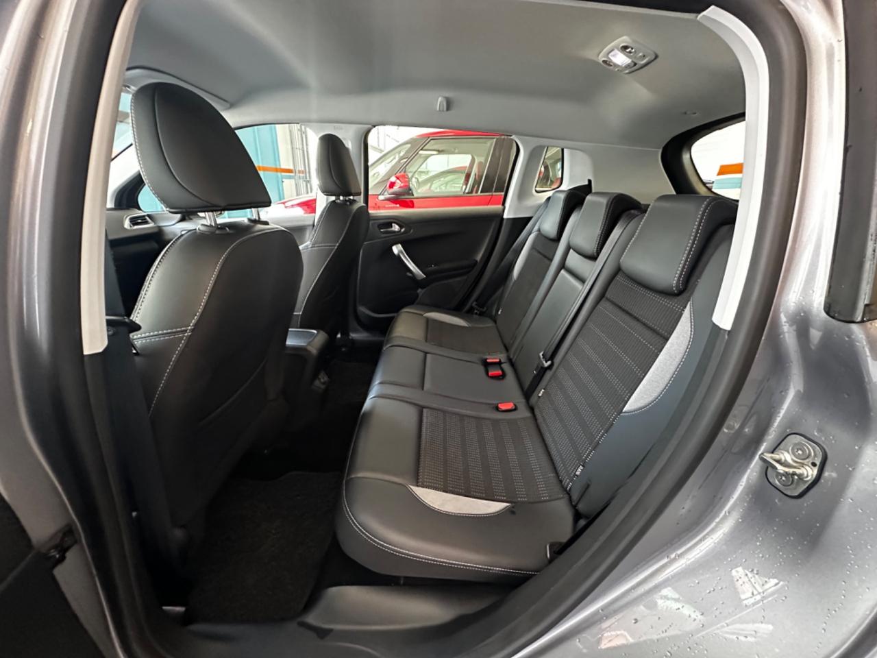 Peugeot 2008 82Cv S&S Allure - Distribuzione fatta - Autonavigli