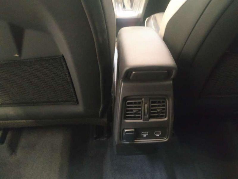 Renault Captur 1.6 E-Tech hybrid Techno Fast Track 145cv auto