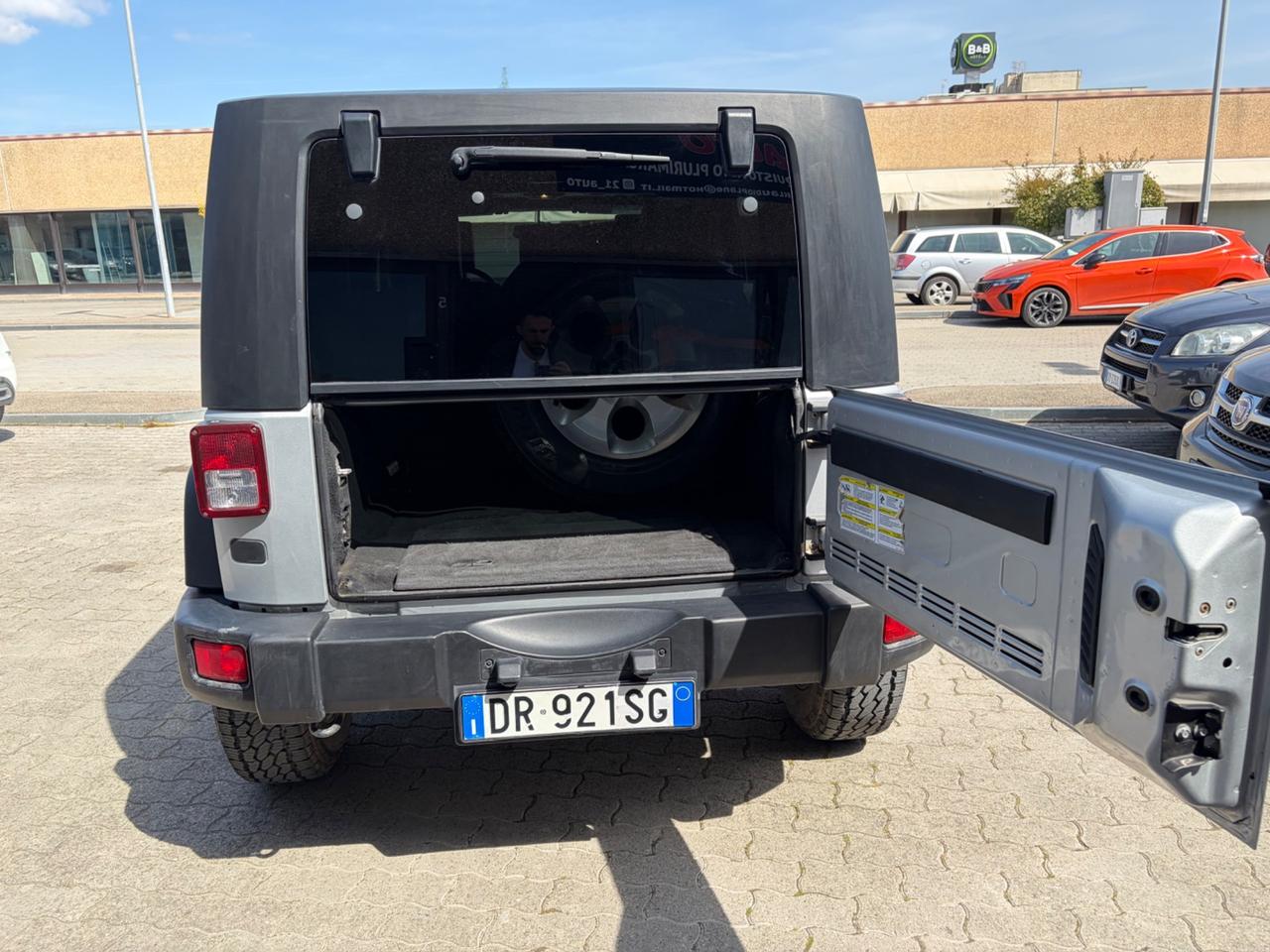 Jeep Wrangler Unlimited 2.8 CRD Sport Auto