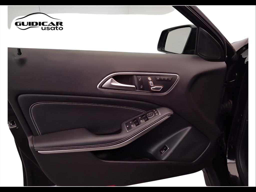 Mercedes-Benz GLA-X156 2017 - GLA 200 d Night Edition auto