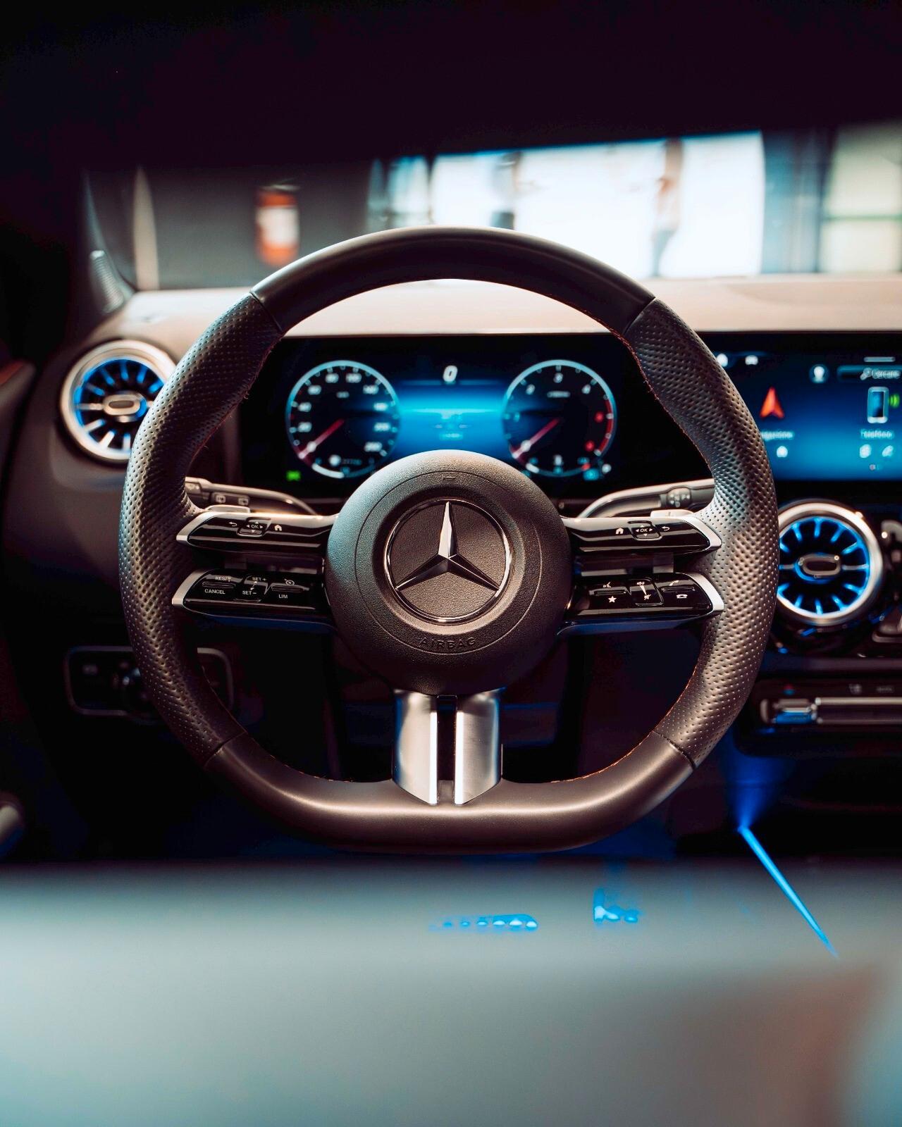 Mercedes-benz GLA 200d AMG Line Premium IVA ESP/TETTO/19"