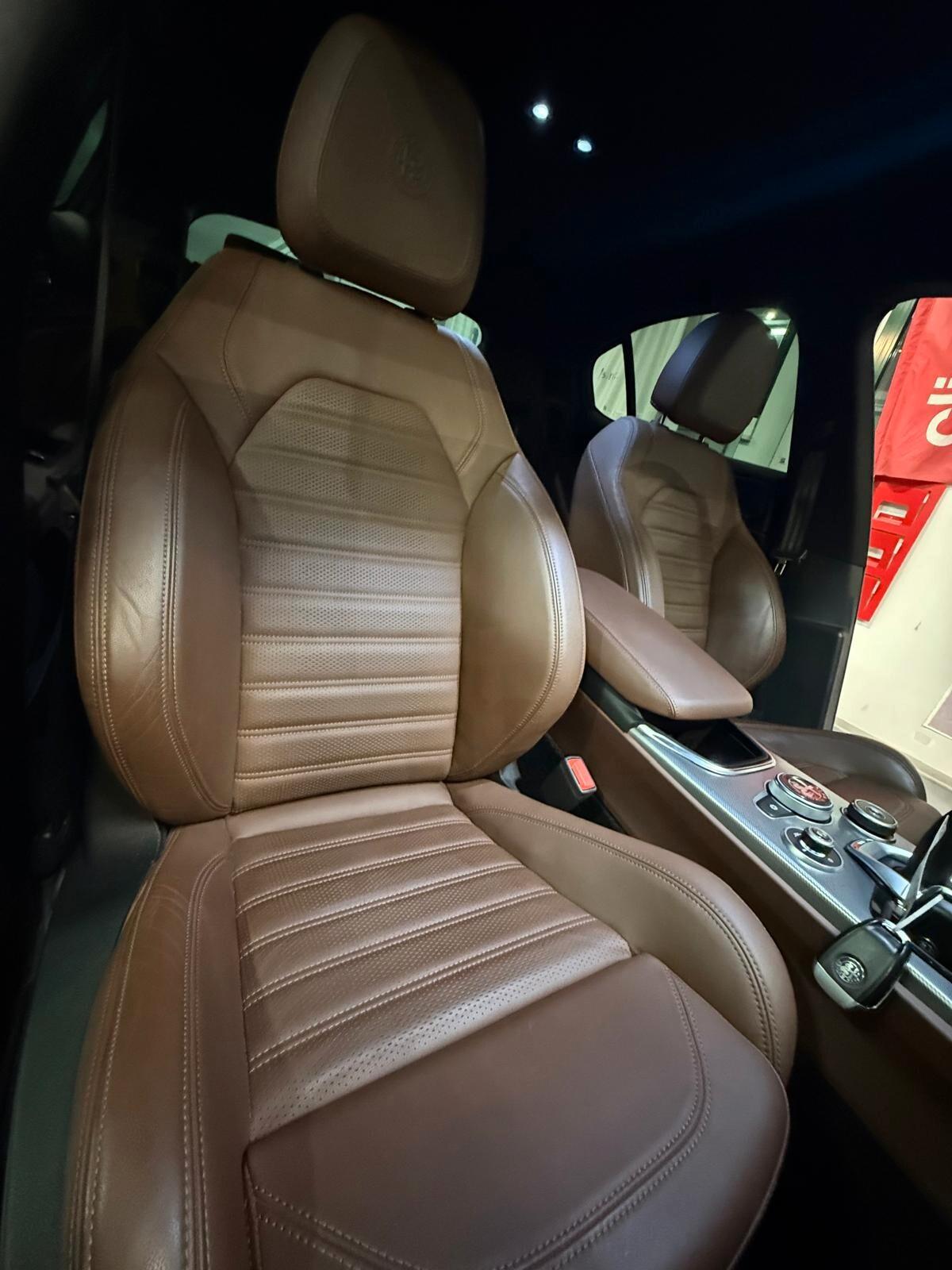 Alfa Romeo Stelvio 2.2 210 CV AT8 Q4 Veloce