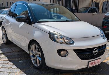 Opel Adam 1.2 70 CV Slam
