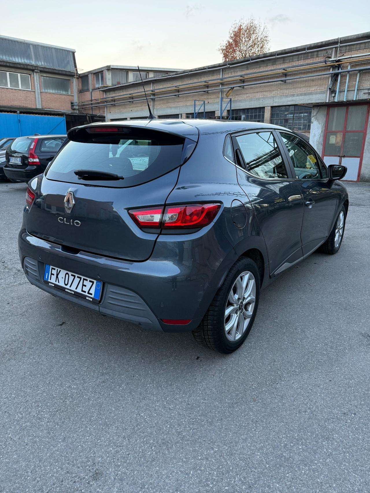 Renault Clio 1.2 75CV 5 porte Zen