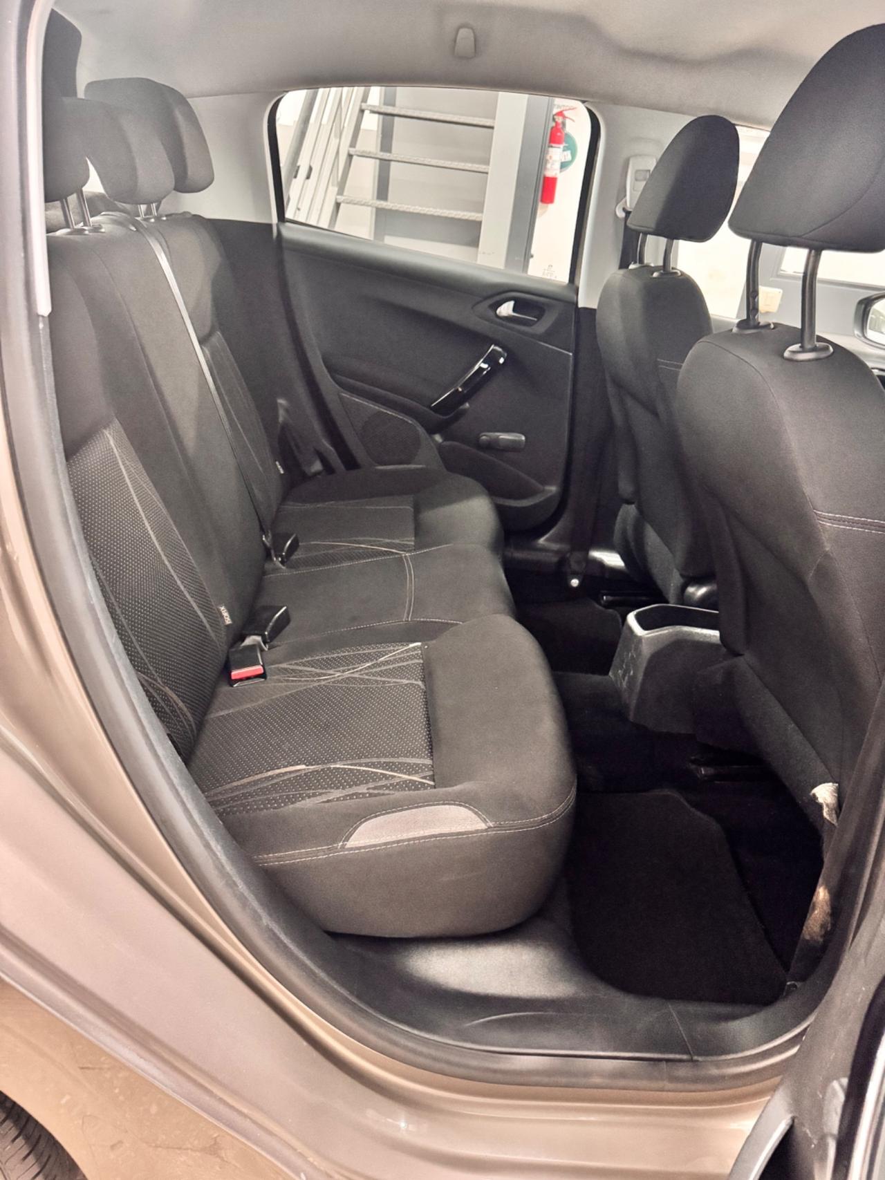 Peugeot 208 1.4 HDi 68 Cv 5P. Allure - 2014