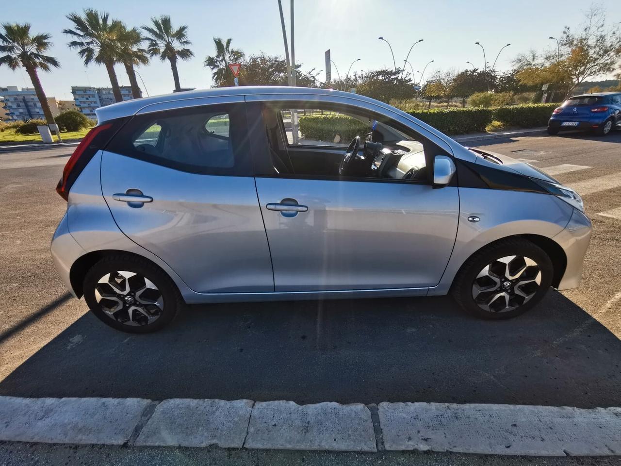Toyota Aygo Connect 1.0 72 CV 5P x-cool 12/2020