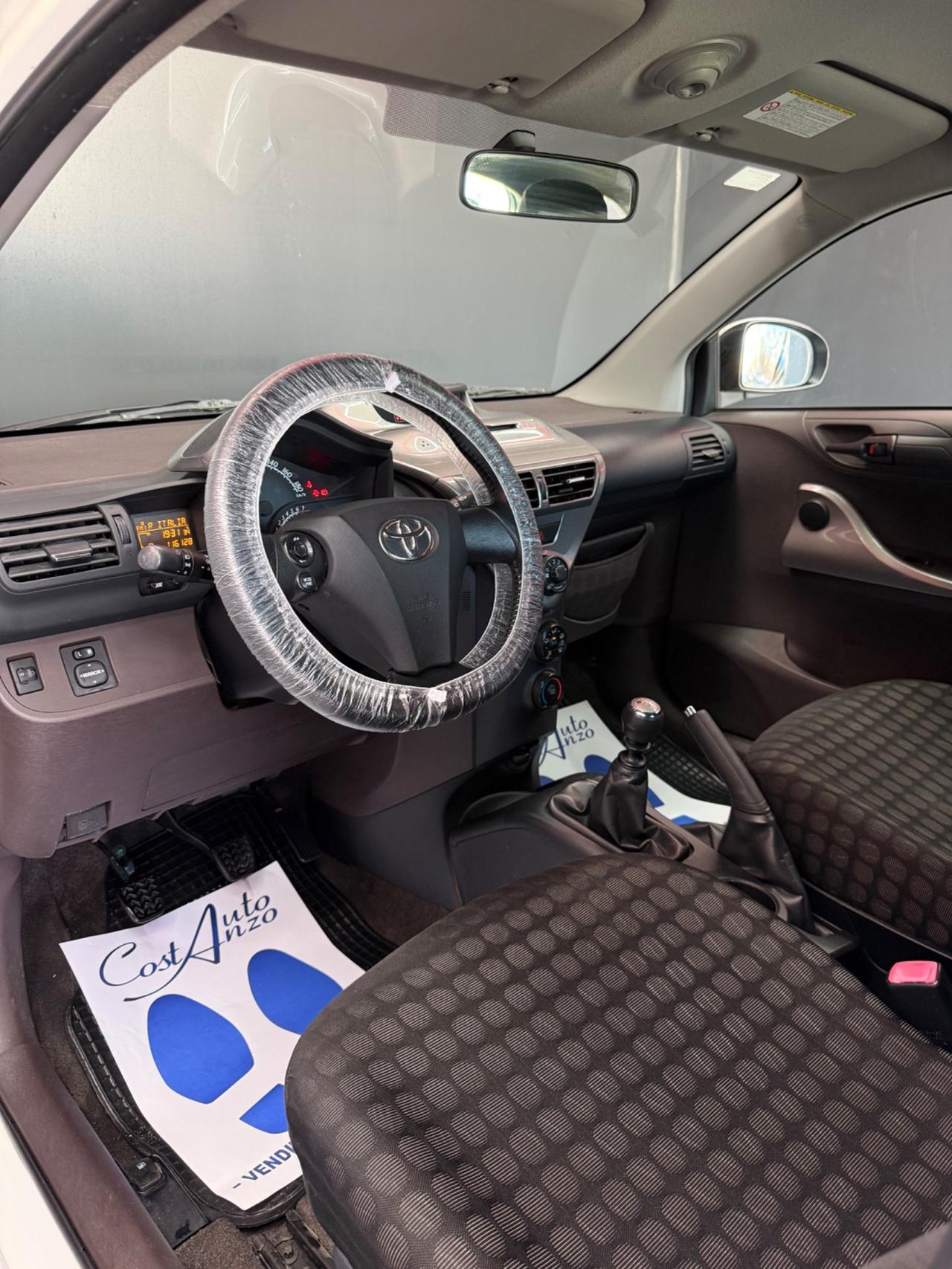 Toyota iQ 1.0 Benzina Sol 10/2010 NUOVA
