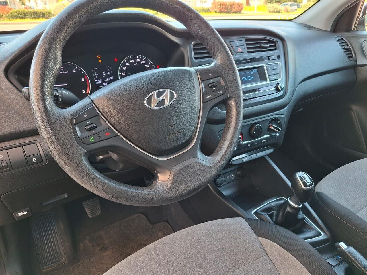 Hyundai i20 1.1 CRDi-*DIESEL EURO 6*NEOPATENTATI*