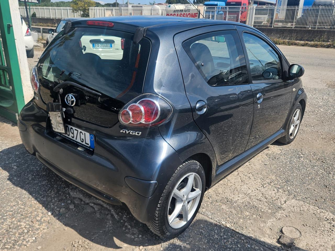 Toyota Aygo 1.0 5 porte Cambio Automatico