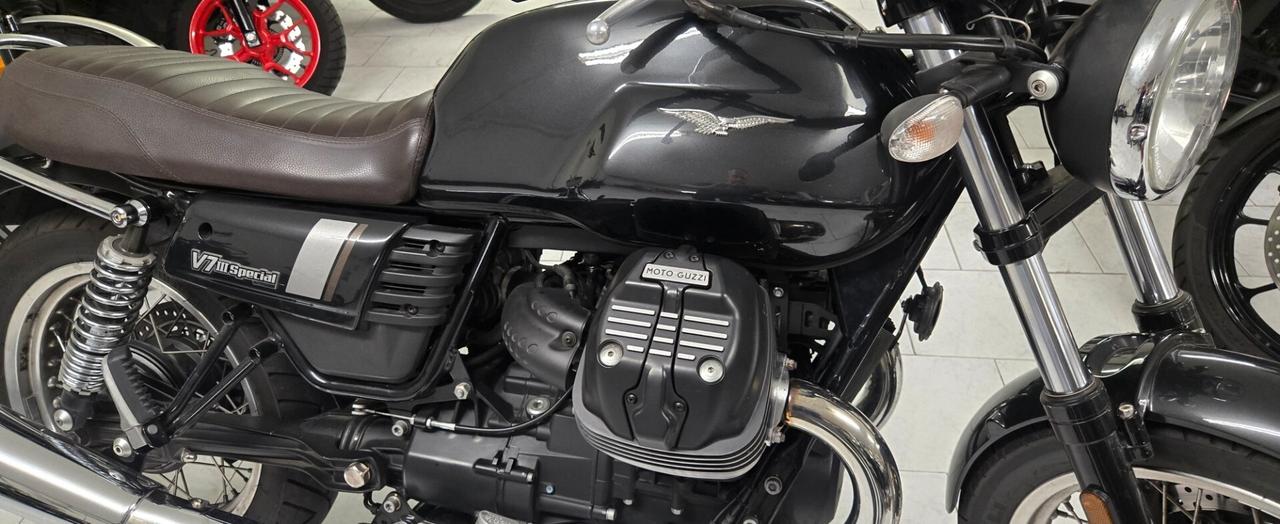 Moto Guzzi V7 SPECIAL ABS