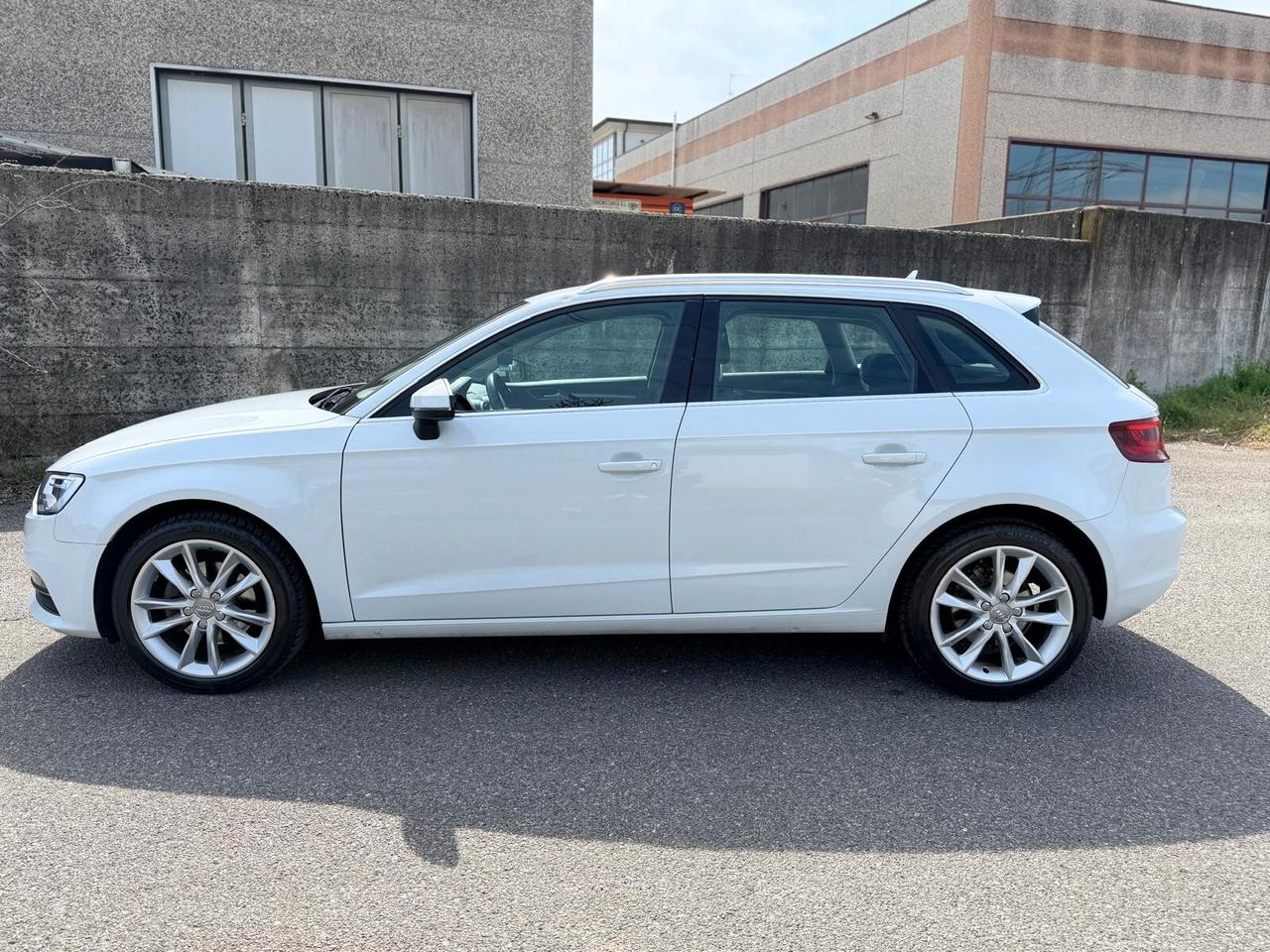 Audi A3 SPB 1.6 TDI clean diesel Ambition