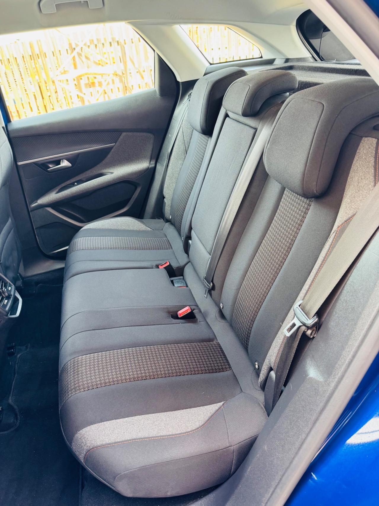 Peugeot 3008 BlueHDi 130 S&S Crossway