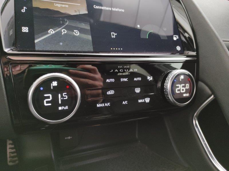 JAGUAR E-Pace (X540) - E-Pace 2.0D I4 163 CV AWD Auto R-Dynamic