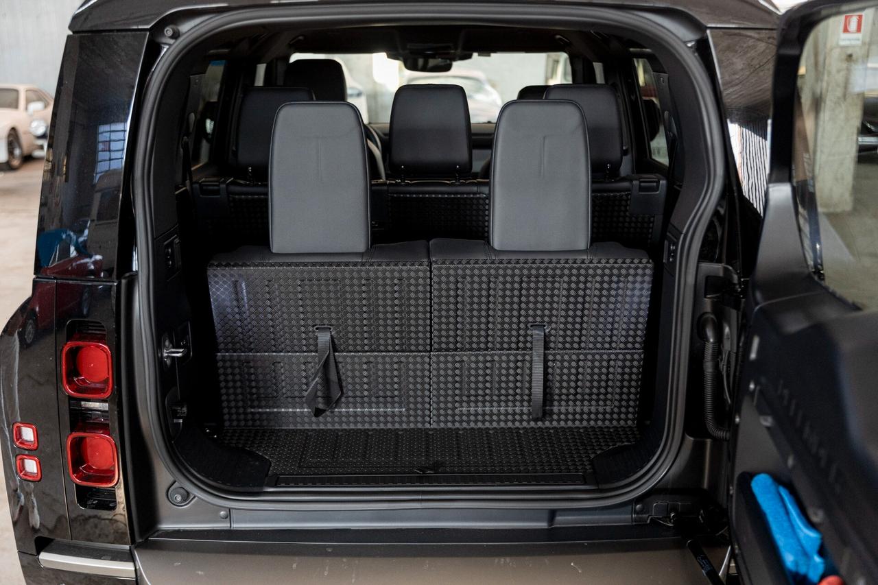 Land Rover Defender 110 3.0D I6 300 CV AWD Auto X-Dynamic S