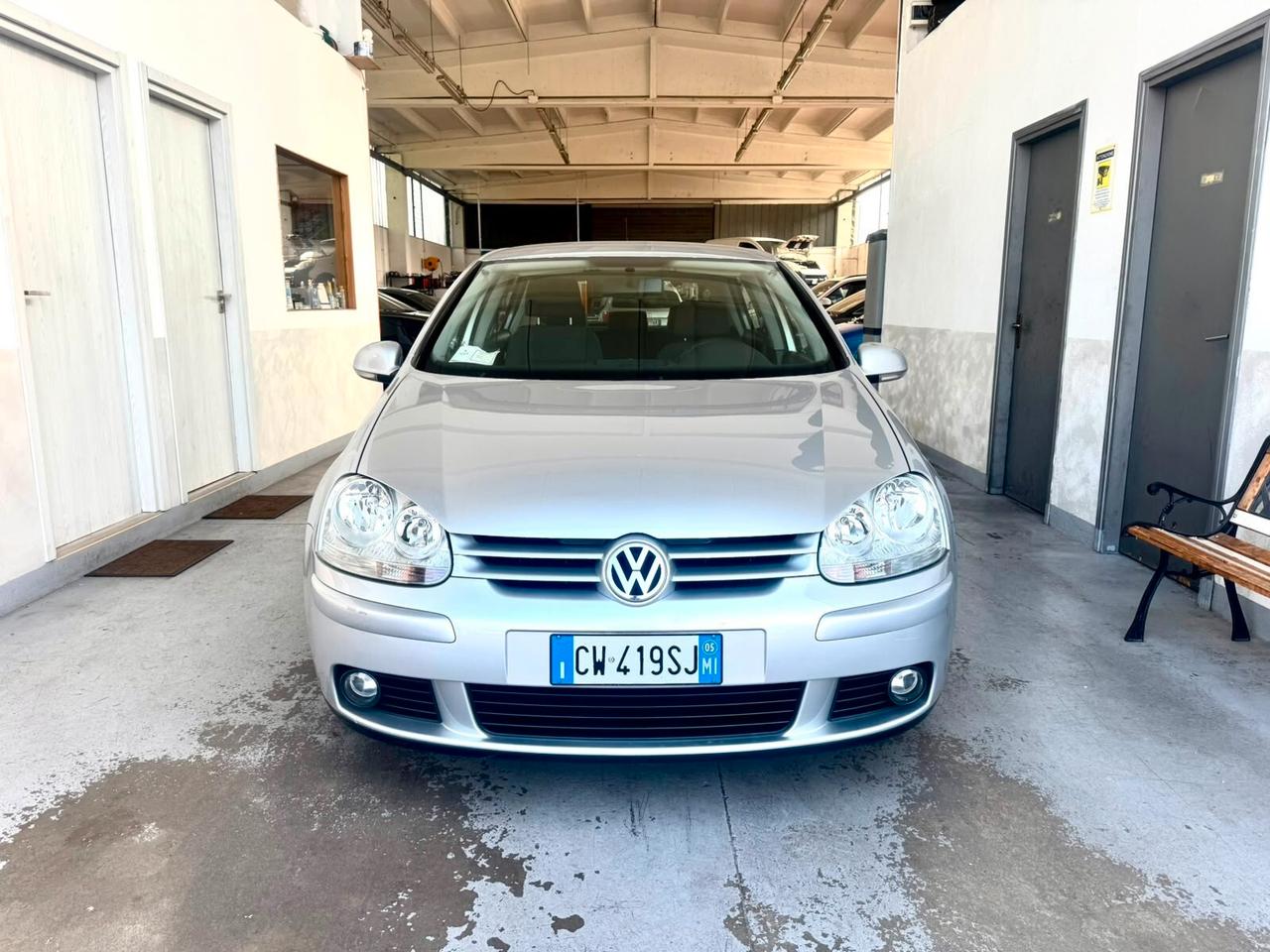 Volkswagen Golf 1.6 16V FSI 5p. Sportline