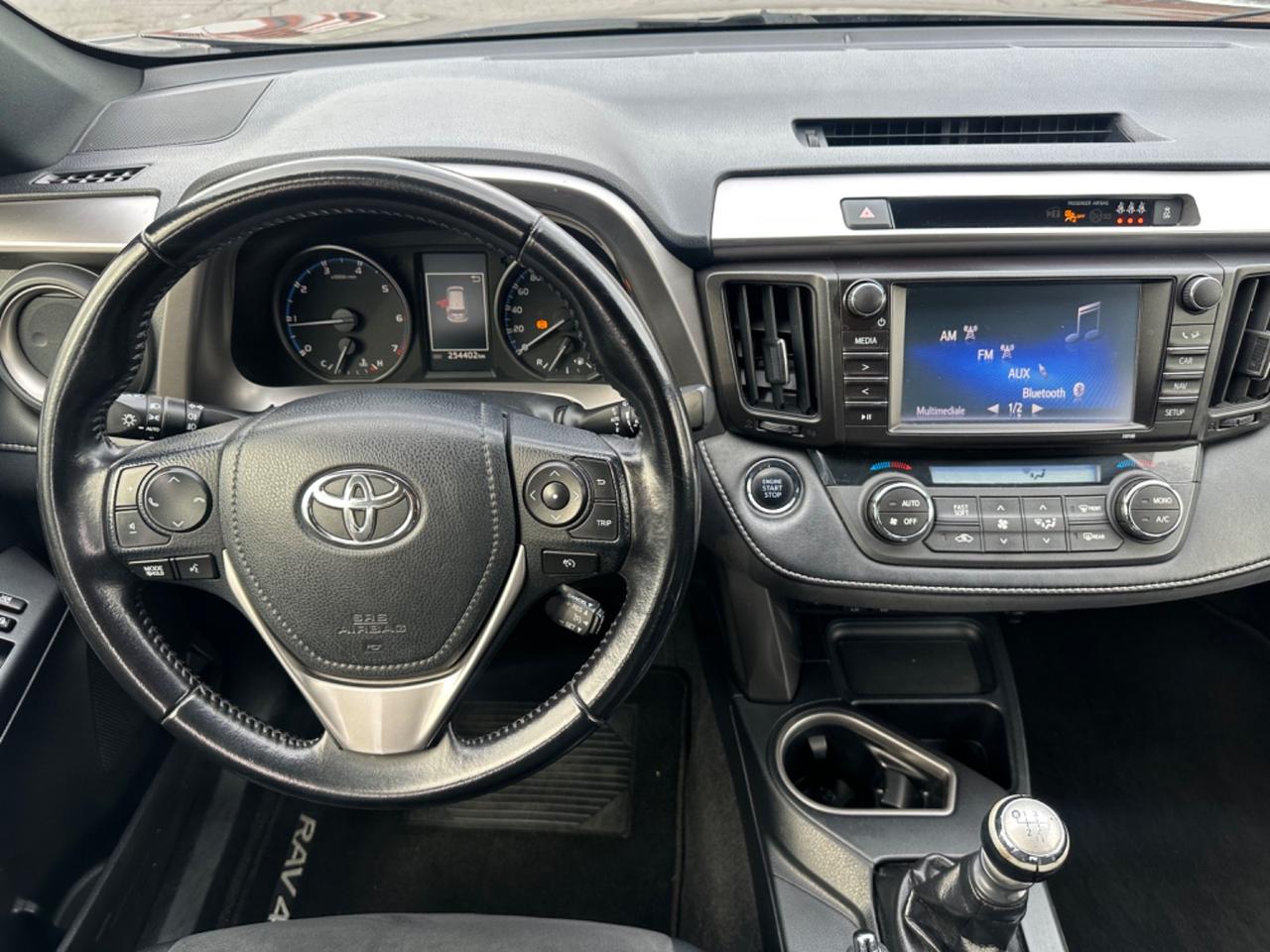 Toyota RAV4 2.0 D-4D 2WD Lounge