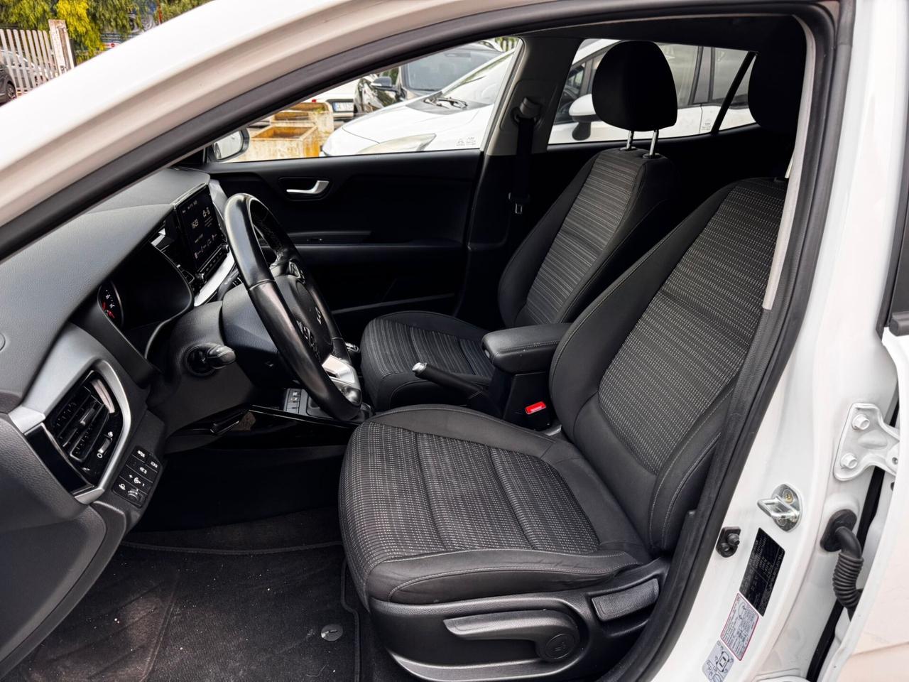 KIA STONIC 1.0 MHEV STYLE 2023 RETROCAMERA E SENSORI