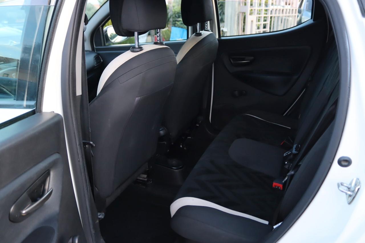 Lancia Ypsilon 1.2 69 CV 5 porte Platinum