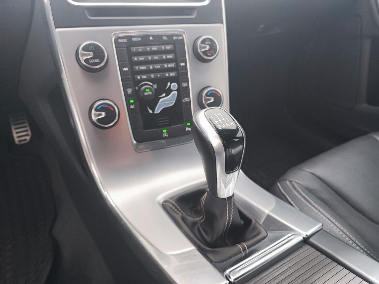 Volvo V60 D2