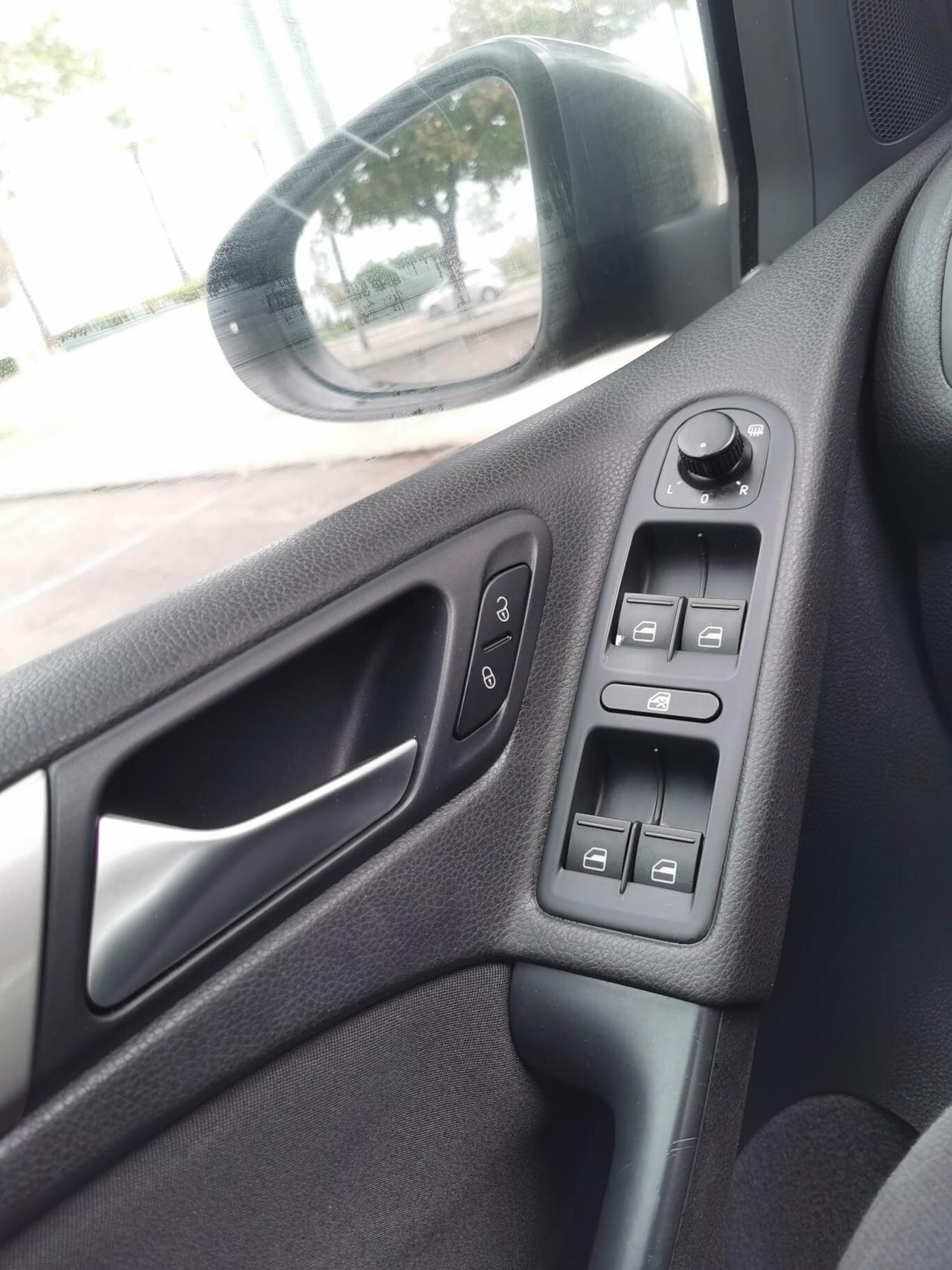 Volkswagen Golf 1.6 TDI 5p. Comfortline - 2011