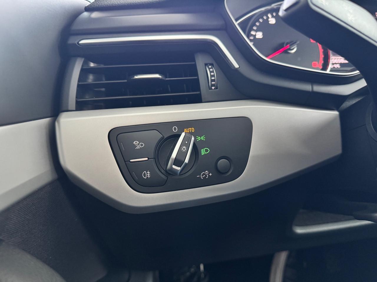 Audi A4 35 TDI/163 CV S tronic line edition