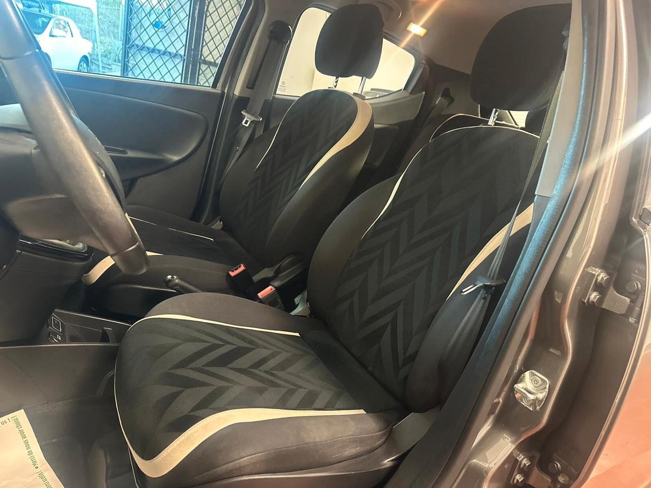 Lancia Ypsilon 1.2 69 CV 5 porte Platinum