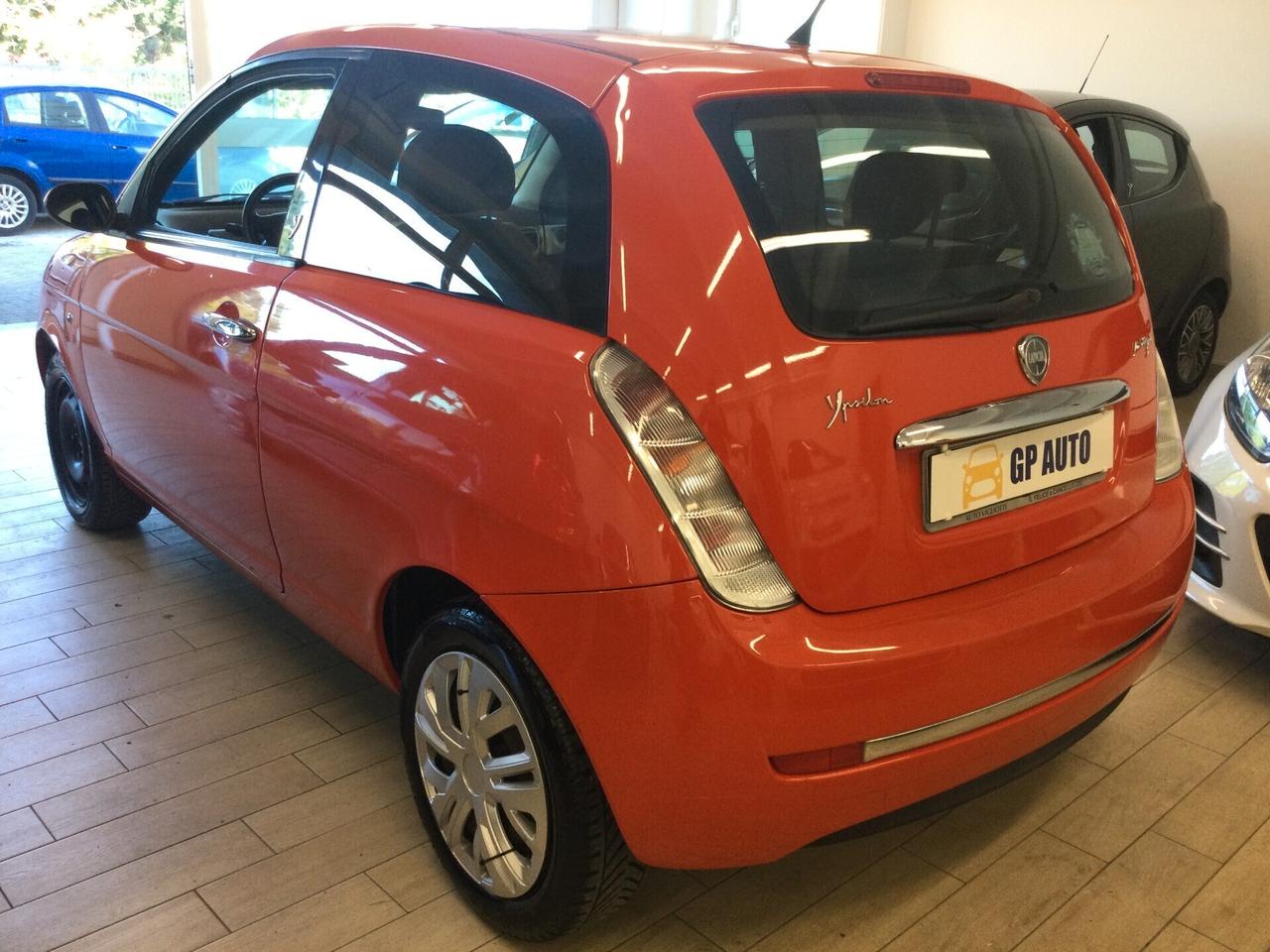 Lancia Ypsilon 1.3 MJT 75 CV Argento