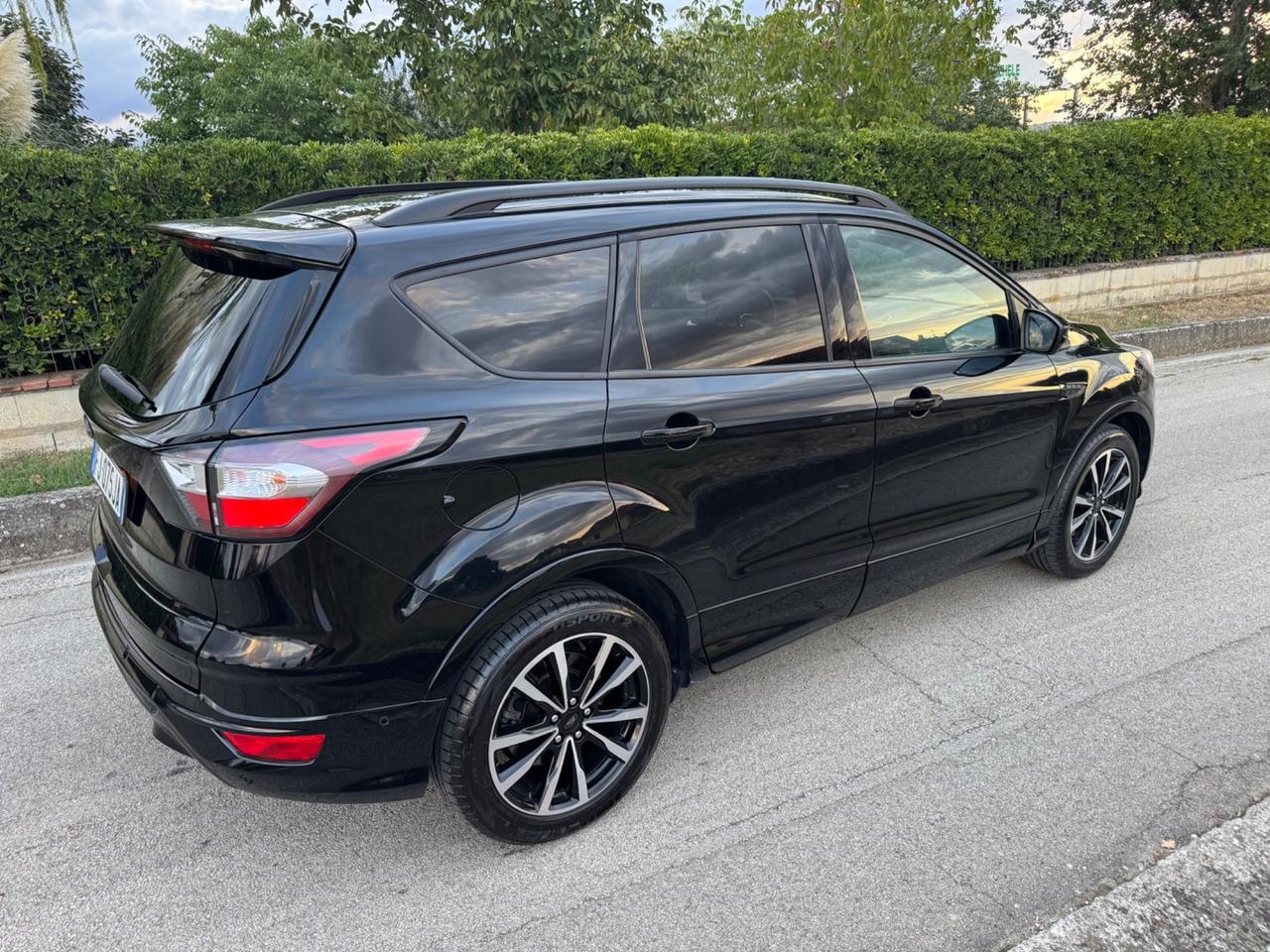 Ford Kuga 1.5 TDCI 120 CV S&S 2WD ST-Line