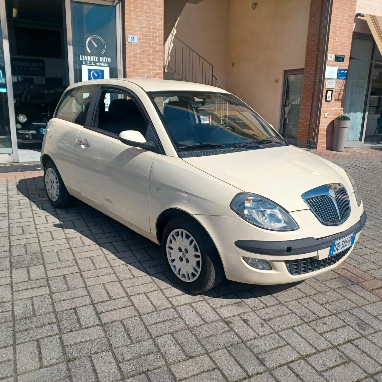 158.148KM YPSILON 1.2 NEOPATENTATI PIANTONE STERZO NUOVO