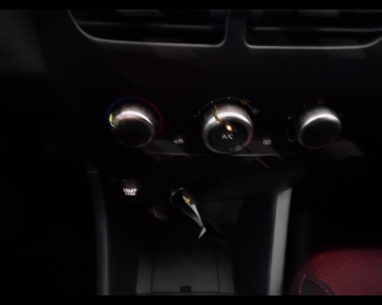 RENAULT Clio IV 2012 - Clio 5p 1.2 Live Gpl 75cv
