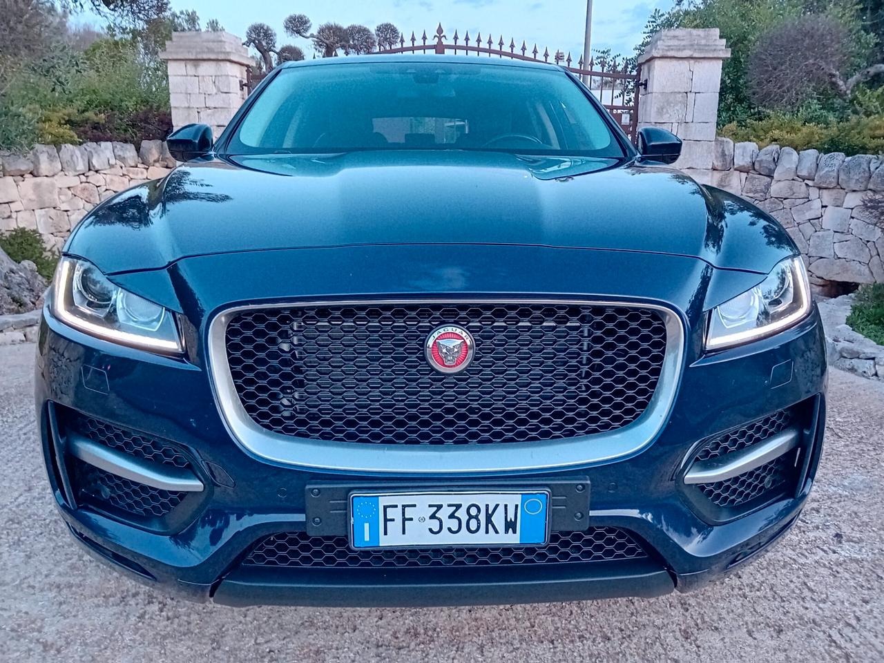 Jaguar F-Pace 2.0 D 180 CV AWD aut. R-Sport
