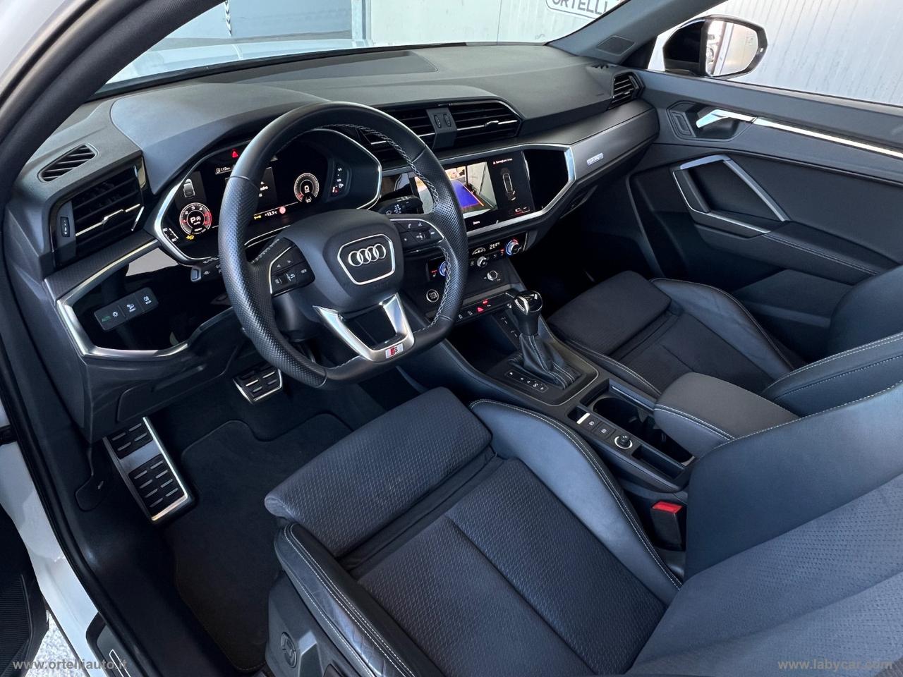 AUDI Q3 SPB 40 TDI quattro S tr. Ident. Black