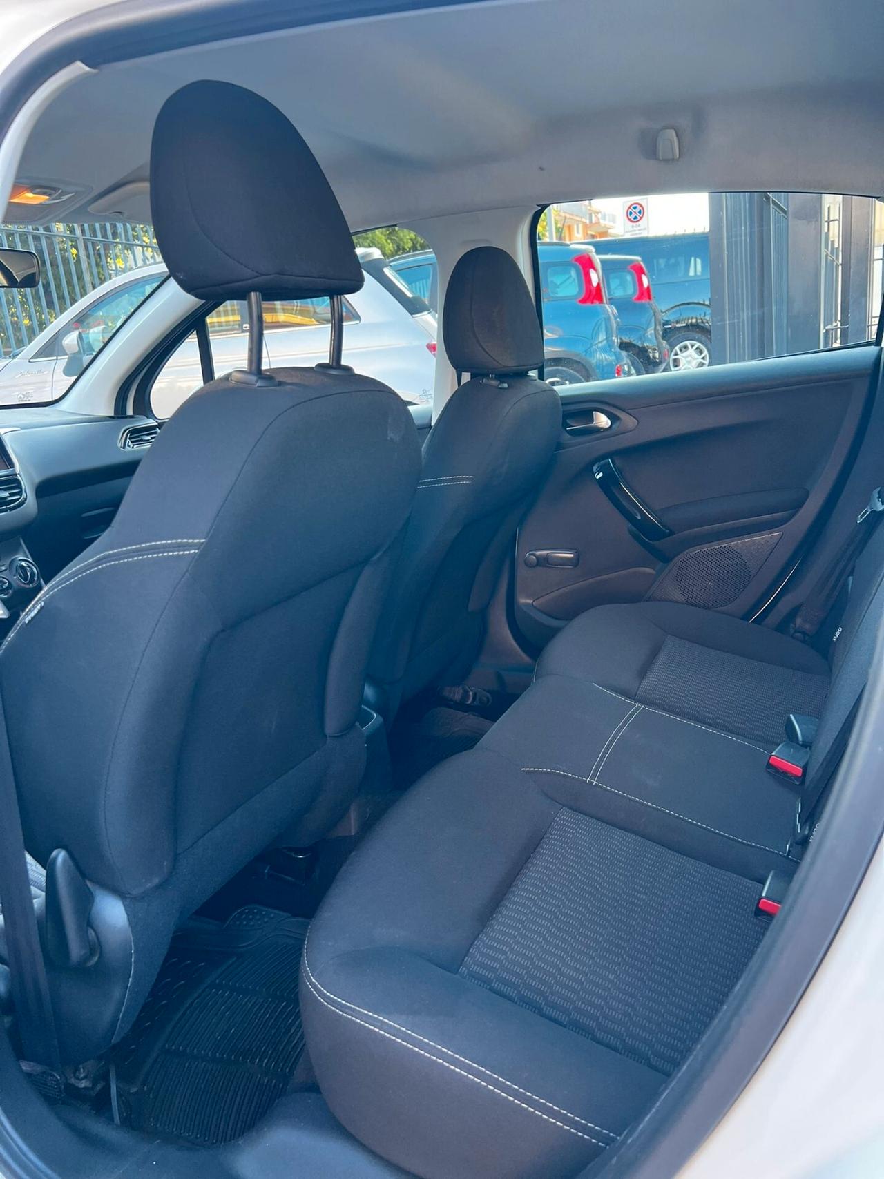 Peugeot 208 BlueHDi 75 5 porte Allure