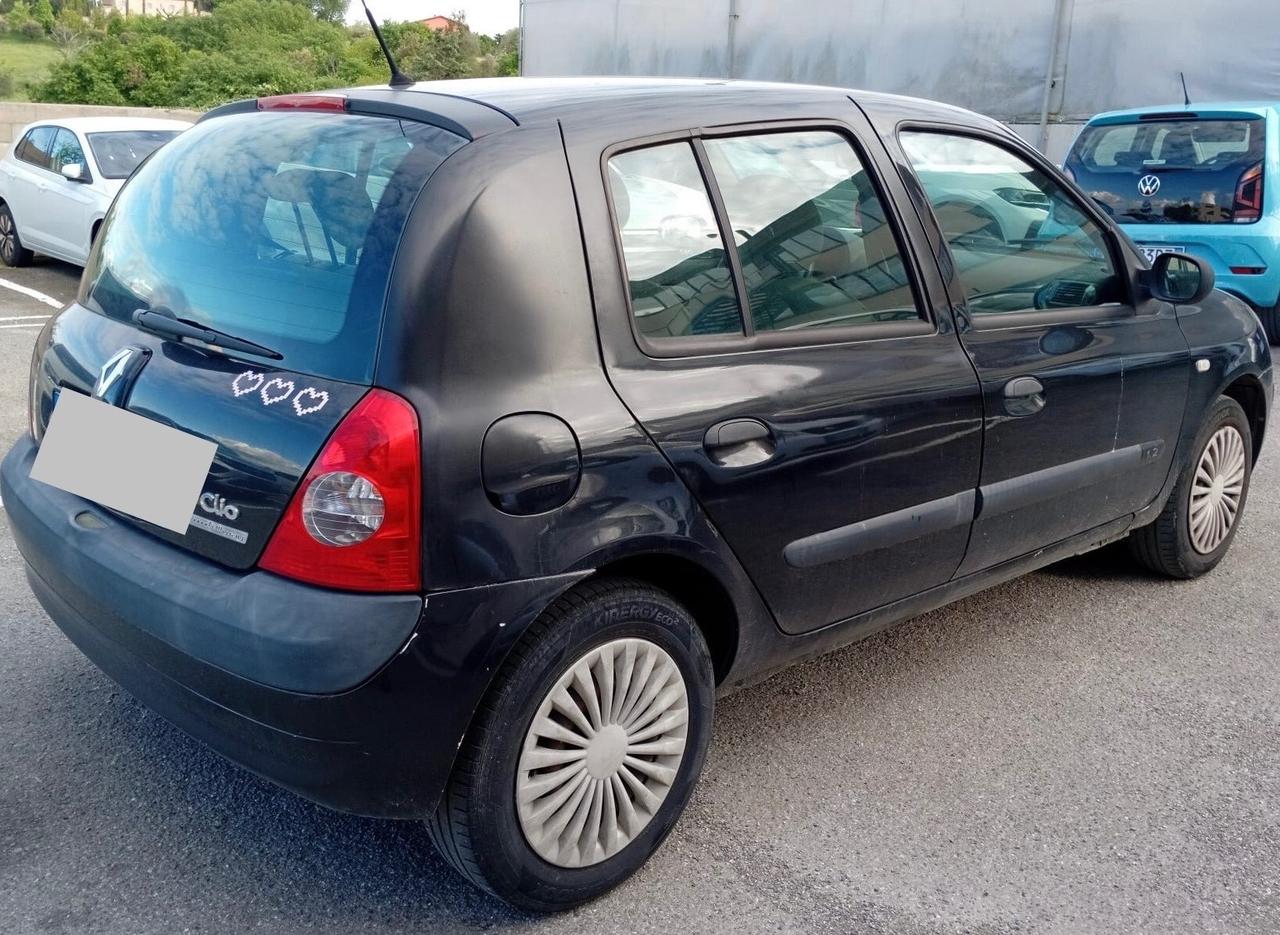 Renault Clio 1.2BZ 5 porte NEOPATENTATI