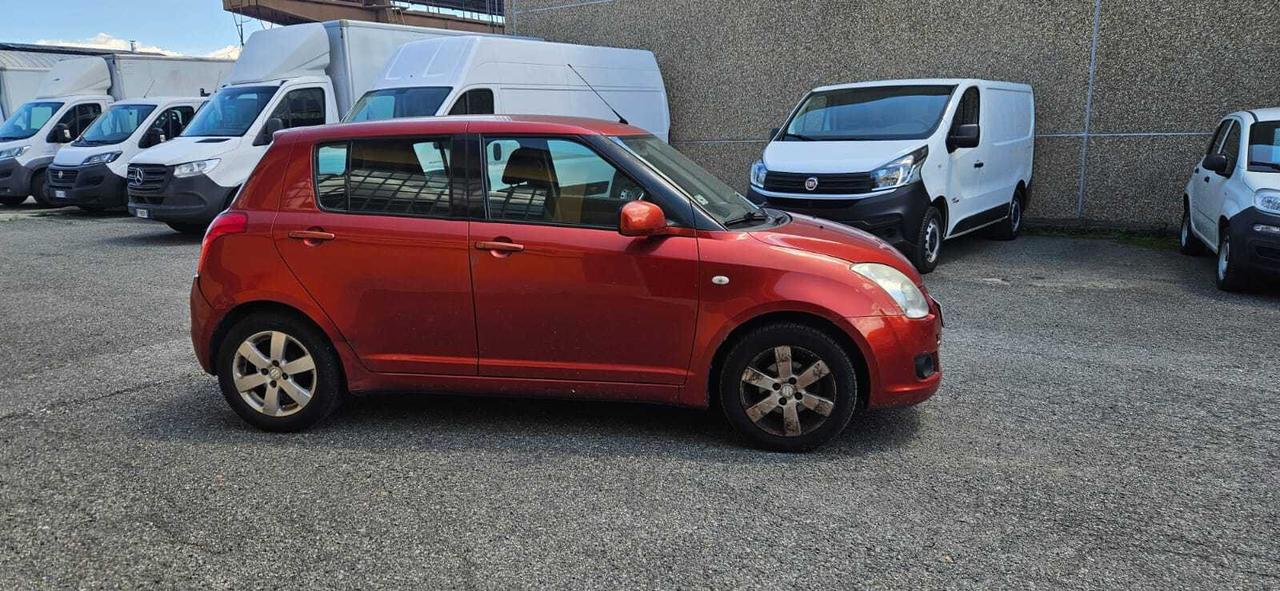 Suzuki Swift 1.3 5p. GL VENDITA RISERVATA ESCLUSIVAMENTE A COMMERCIANTI DI AUTO!