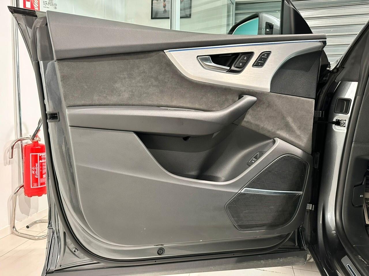 Audi Q8 45TDI 3.0 231 CV Quattro S Line 2020