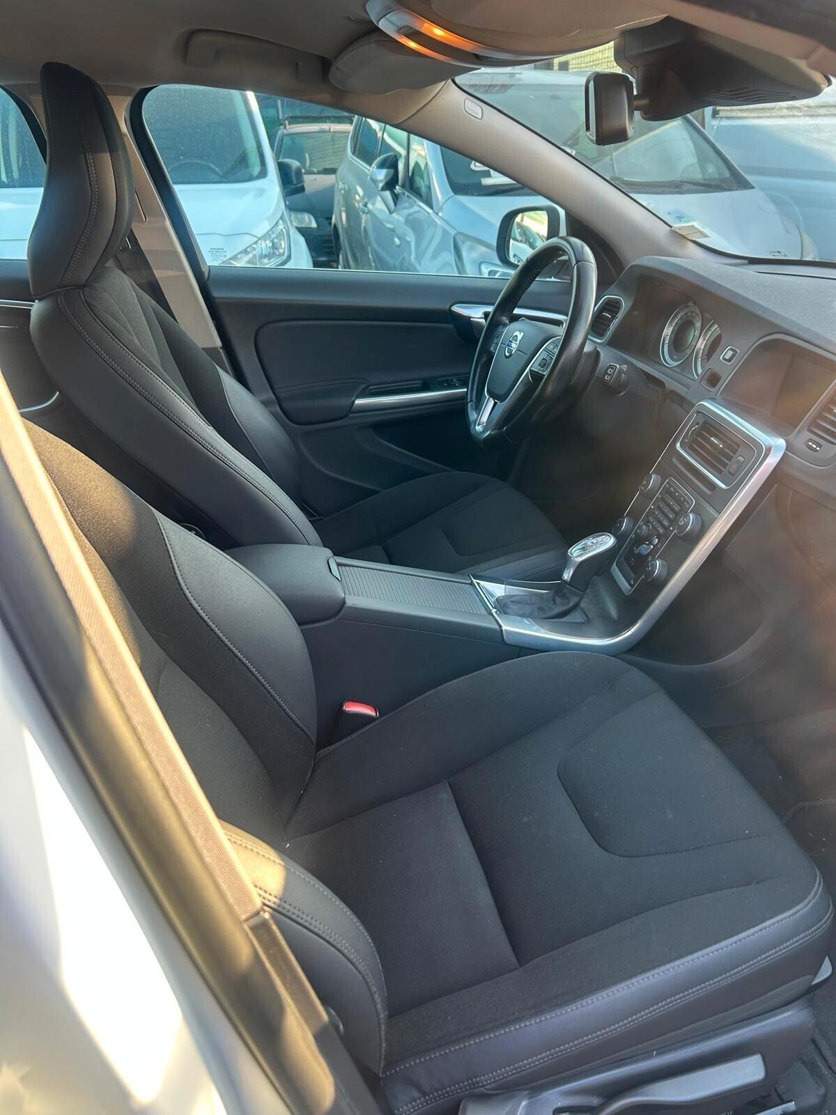 Volvo V60 D4 Geartronic Momentum automatica
